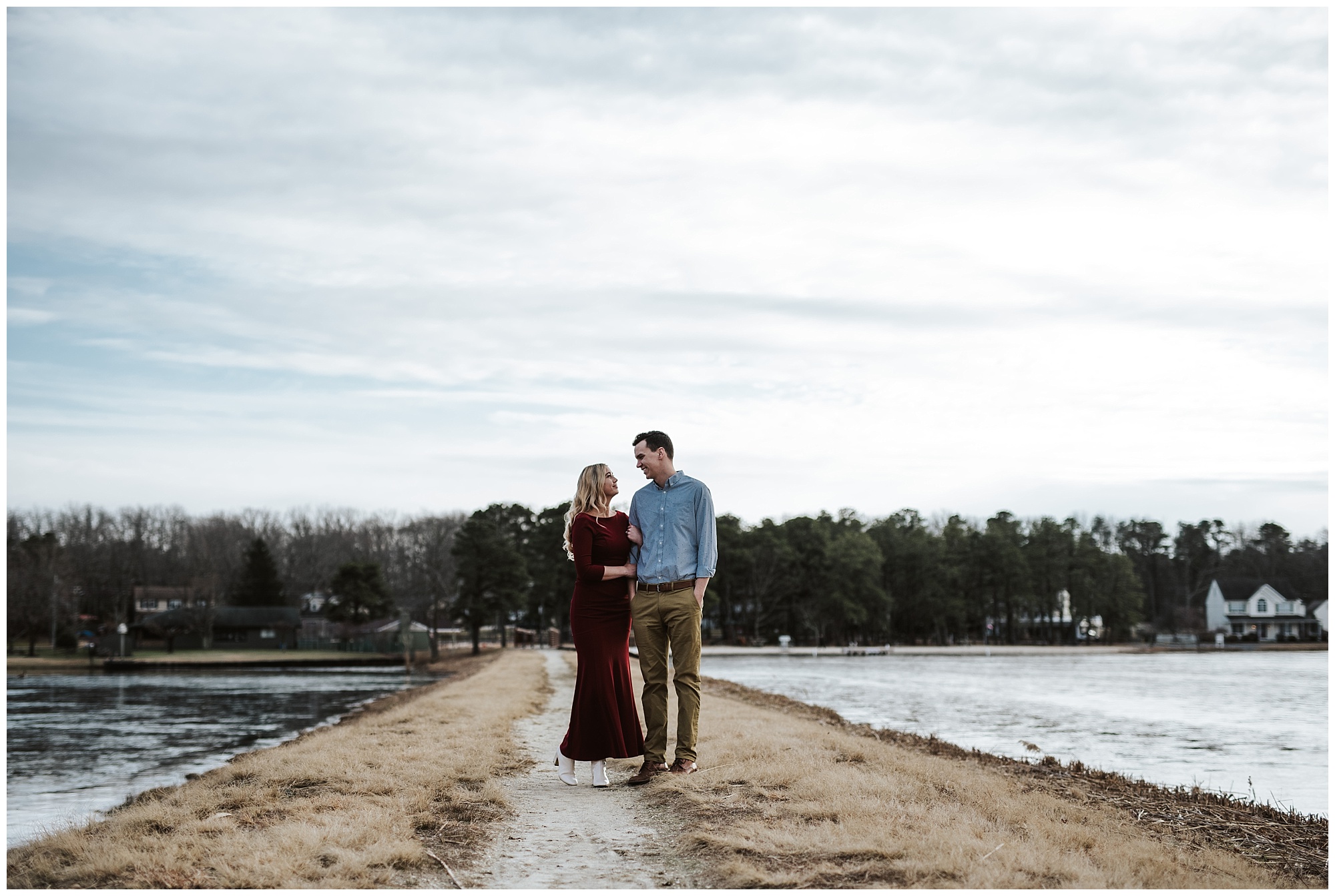 Romantic Lakefront Engagement Session // Philadelphia Wedding Photographer 